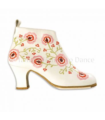 zapatos de flamenco profesionales personalizables - Begoña Cervera - Botin bordado piel blanco flores