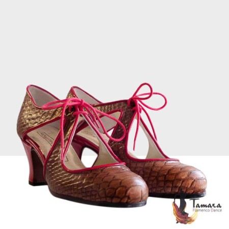Zapatos flamencos de calle Begoña Cervera Begoña Cervera modelo Escote Calle 