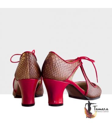 street flamenco style shoes begona cervera - Begoña Cervera - Escote Street