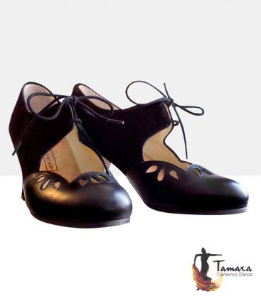 street flamenco style shoes begona cervera - Begoña Cervera - Petalos Street