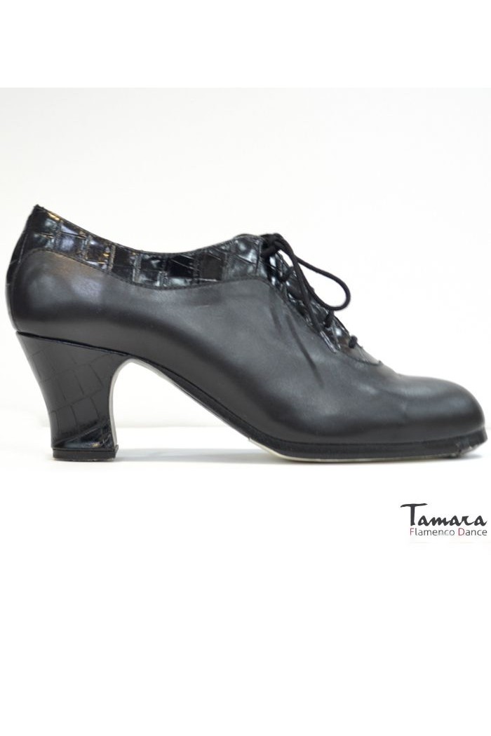 Chaussures professionnelles de flamenco Begoña Cervera modèle Chaussures de flamenco Ingles Coco - En stock 