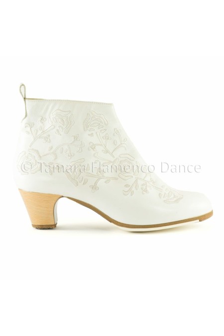 Chaussures professionnelles de flamenco Begoña Cervera modèle Chaussons flamenco Botin brodé 