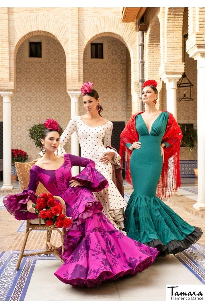 Aires de Feria Flamenco dresses | The best Spanish selection model Flamenco dress Delirio Green polka dot black 