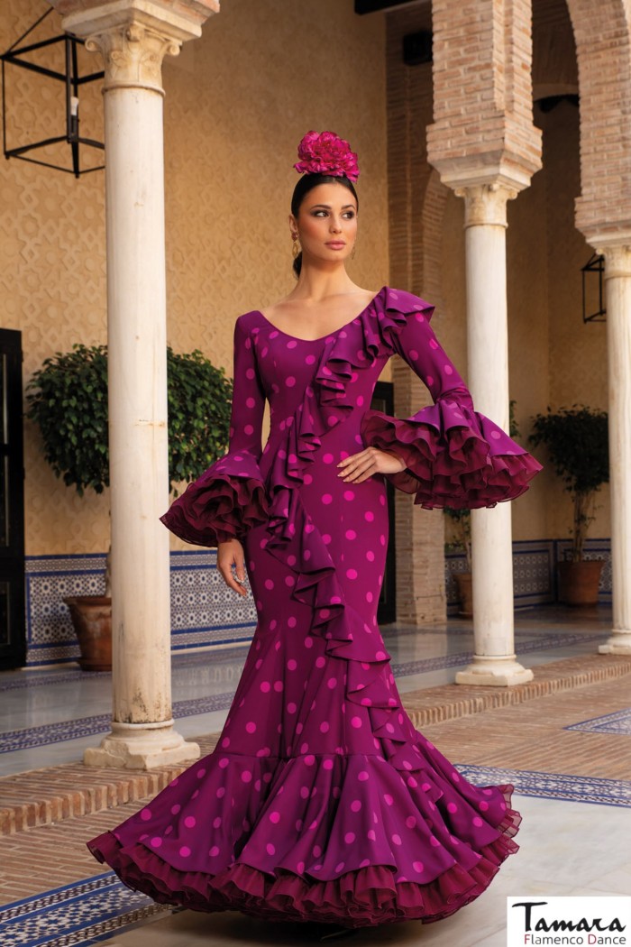 Aires de Feria Flamenco dresses | The best Spanish selection model Flamenco dress Manuela Bougambilla polka dots 