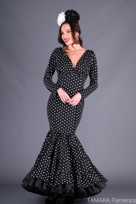 Aires de Feria Flamenco dresses | The best Spanish selection model Flamenco dress Delirio Black white polka dot 