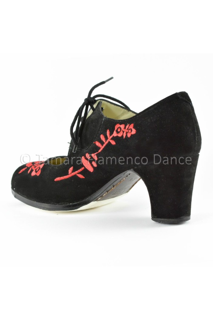 Begoña Cervera Flamenco shoes - Professionals model Flamenco shoes Bordado Cordonera (embroidered) 