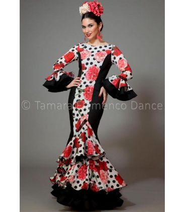 trajes de flamenca 2016 mujer - Aires de Feria - Pasarela negro blanco lunares y flores