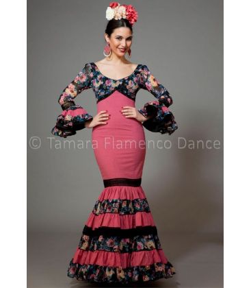trajes de flamenca 2016 mujer - Aires de Feria - Soleares fuxia y negro con flores