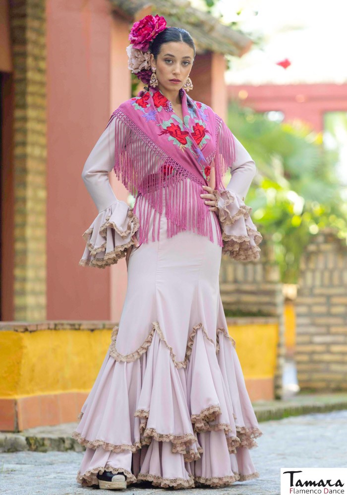 Traje de flamenca Triana maquillaje