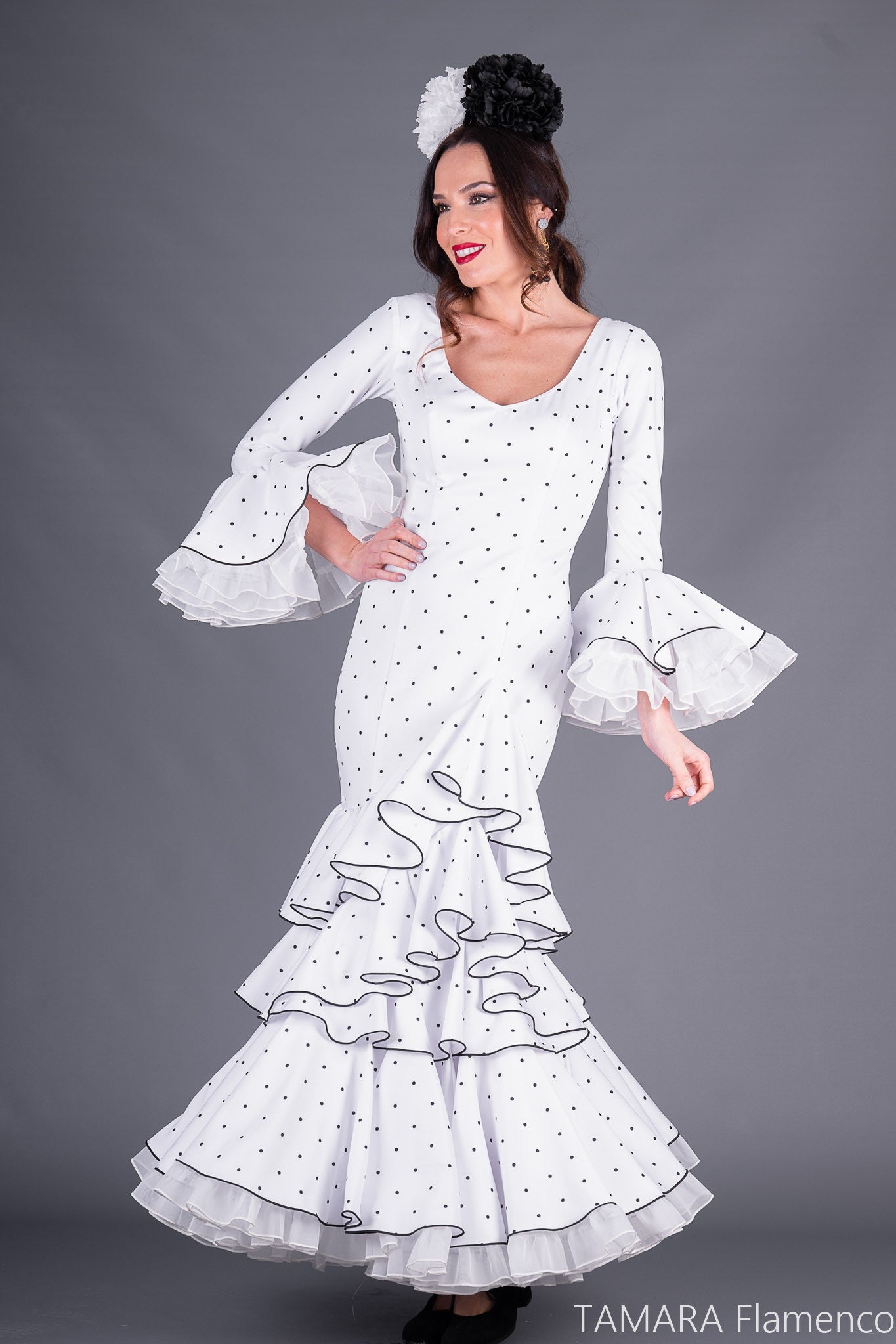 Traje de flamenca Marife Blanco lunares negro