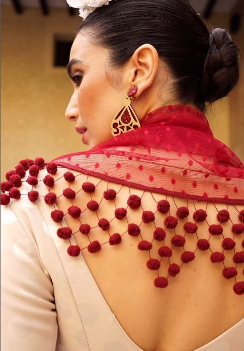 Mantoncillo flamenca artesano con madroños