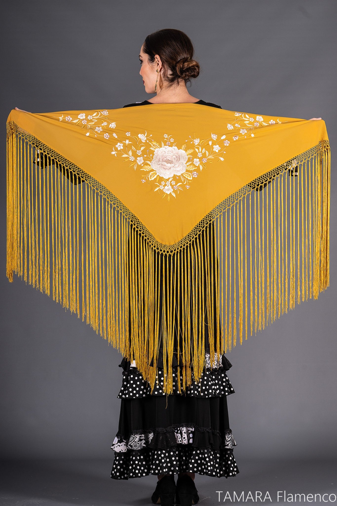 Mantoncillo Toscana - Bordado tonos tierra y oro