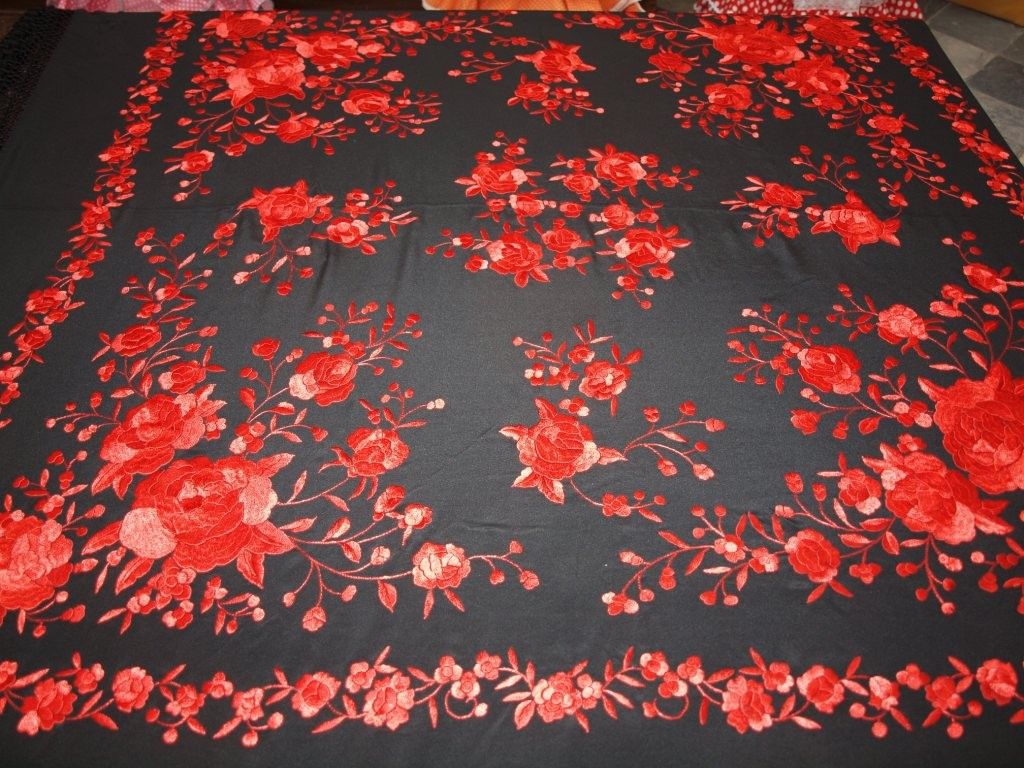 Manton de Manila - Negro con rojo