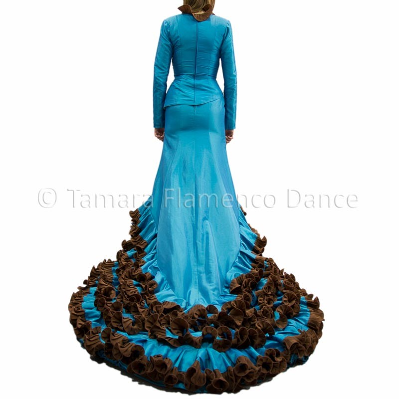 Vestido con bata de cola - Diseño Ana