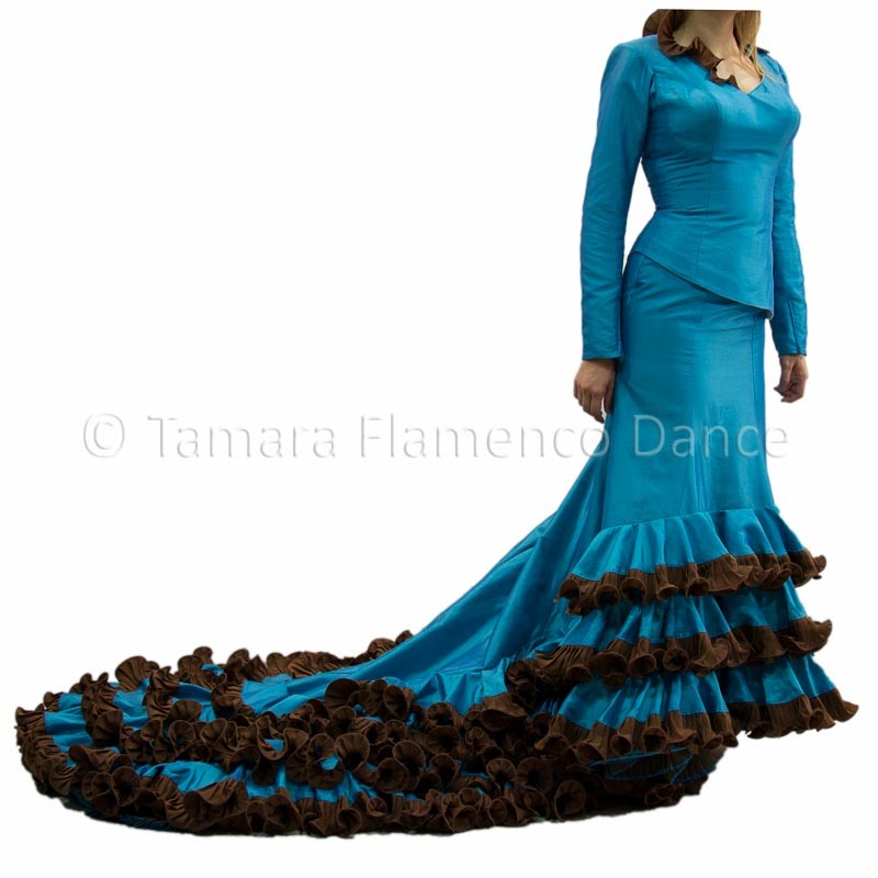 Vestido con bata de cola - Diseño Ana