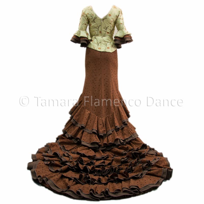 Vestido con bata de cola - Diseño Macarena