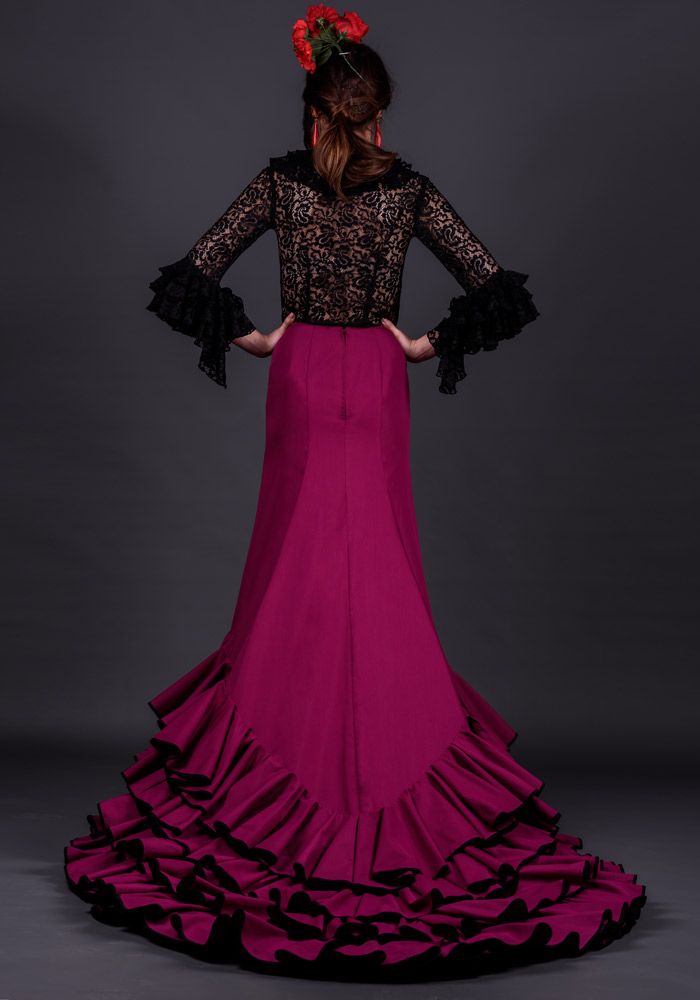 Bata de cola - Profesional 4 volantes Negro