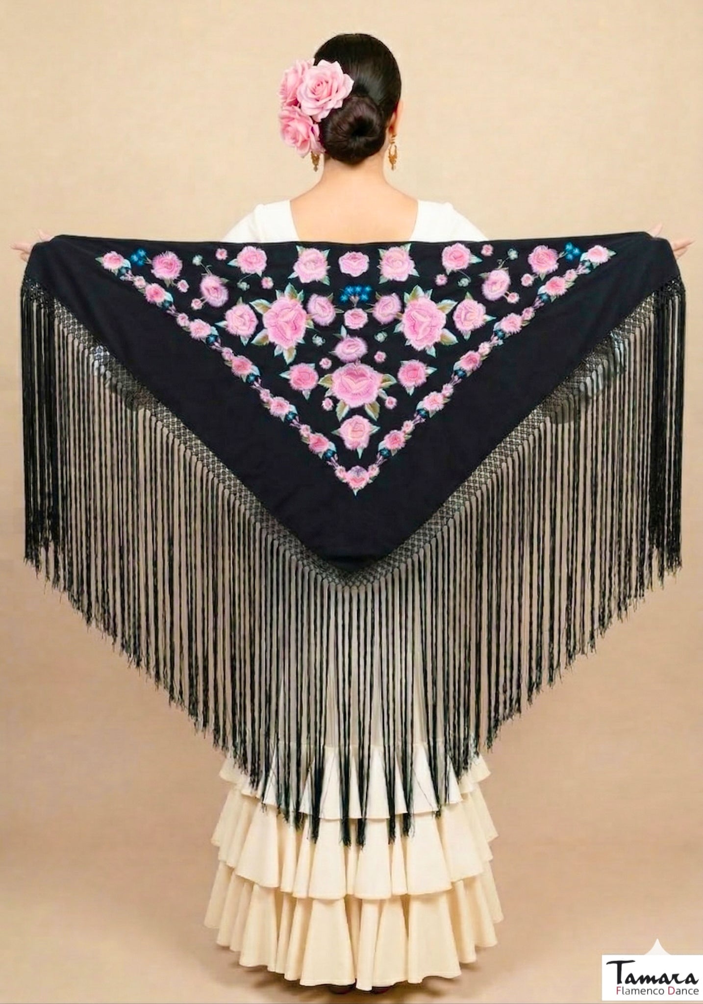 Mantoncillo Verona - Bordado tonos Rosas Negro