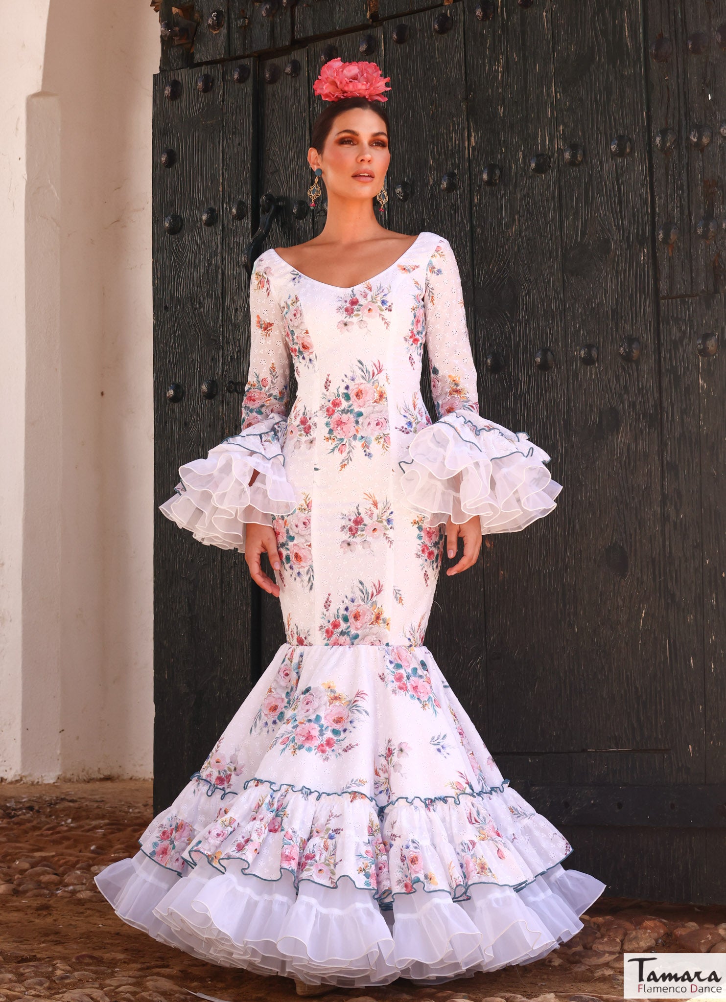 Traje de flamenca Pasarela estampado floral en tejido perforado