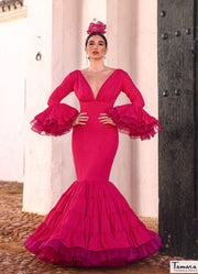 Traje de flamenca Poderío fuxia lunares fuxia