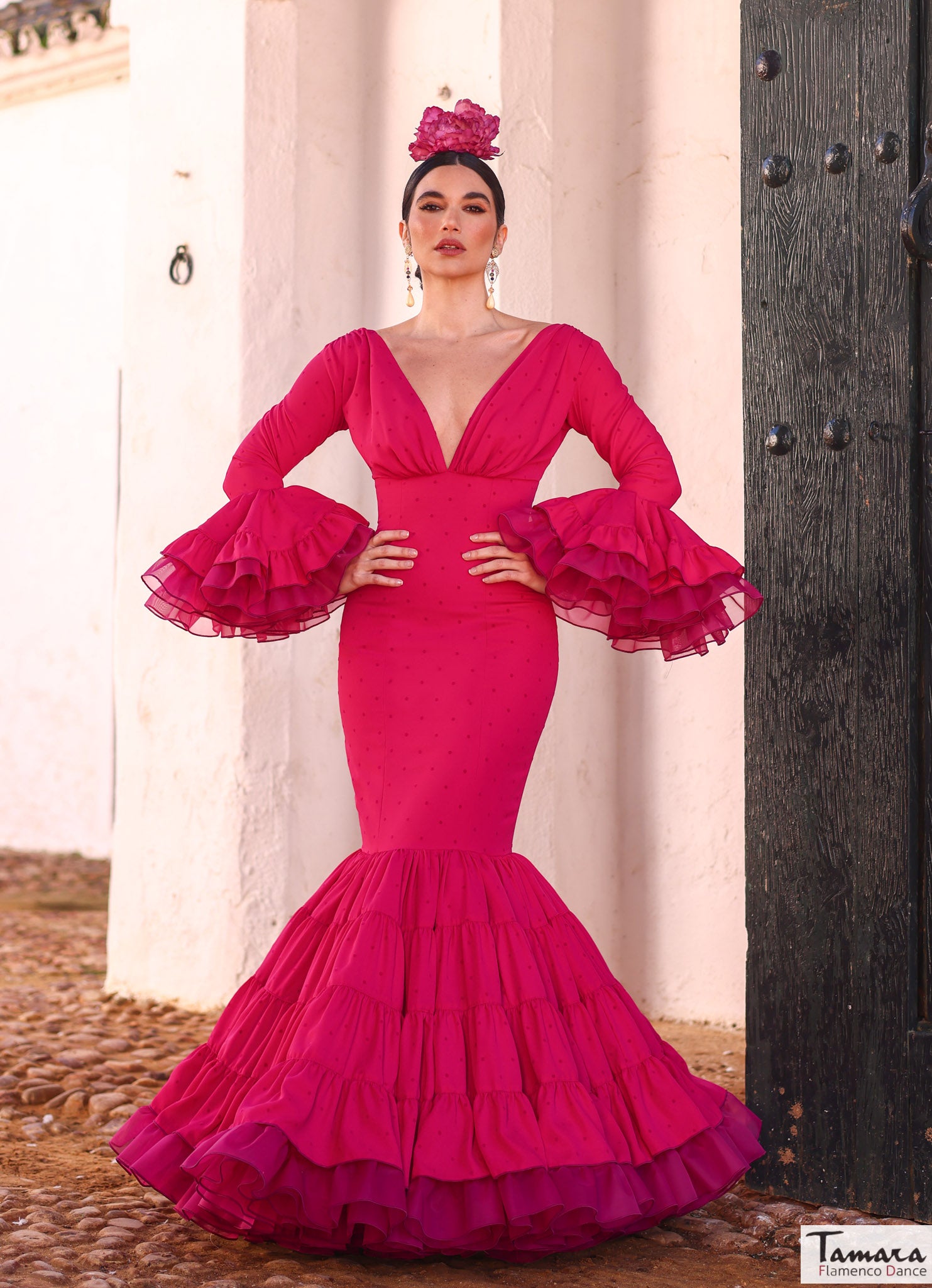 Traje de flamenca Poderío fuxia lunares fuxia