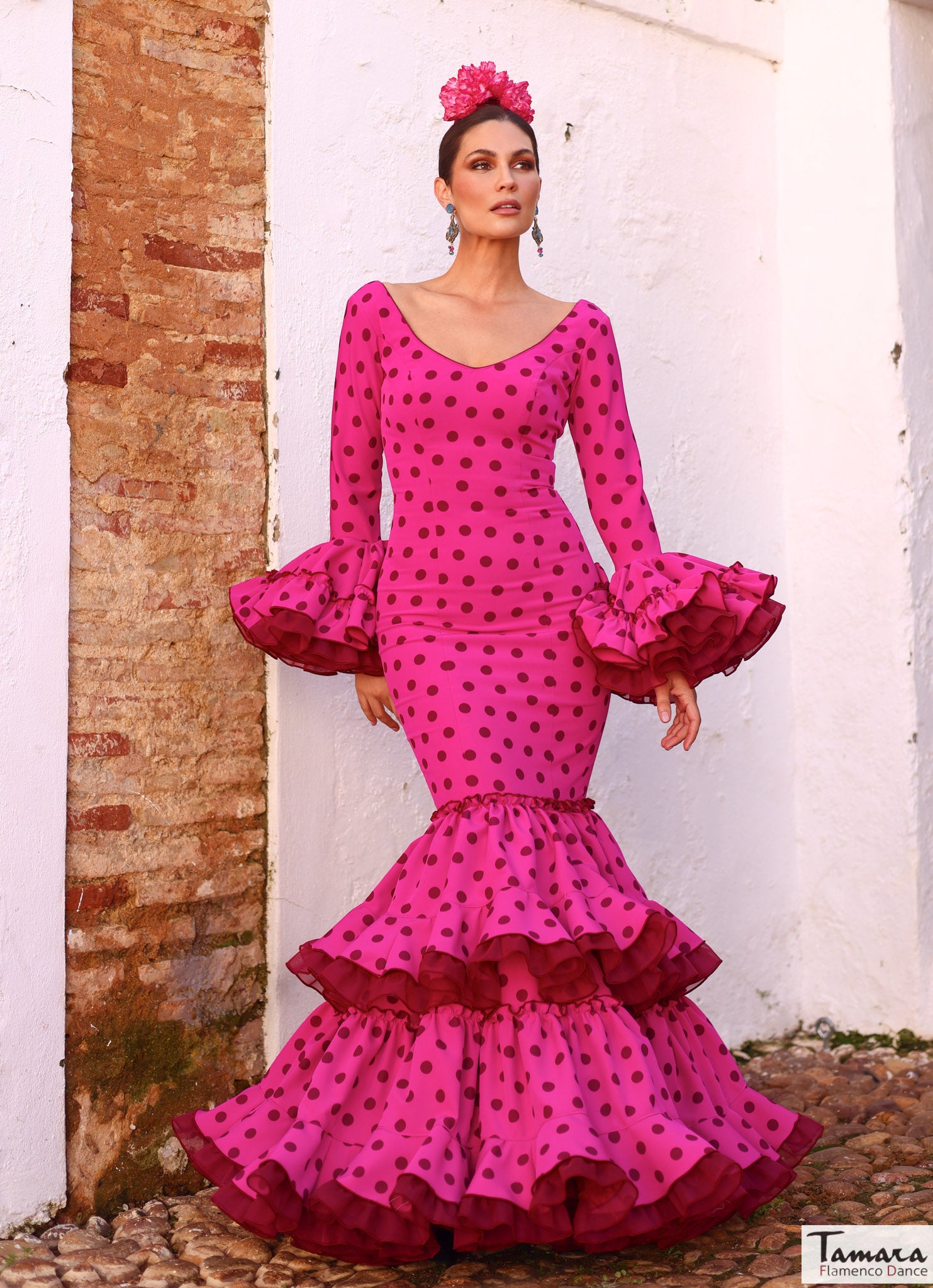 Traje de flamenca Roneo fuxia lunares