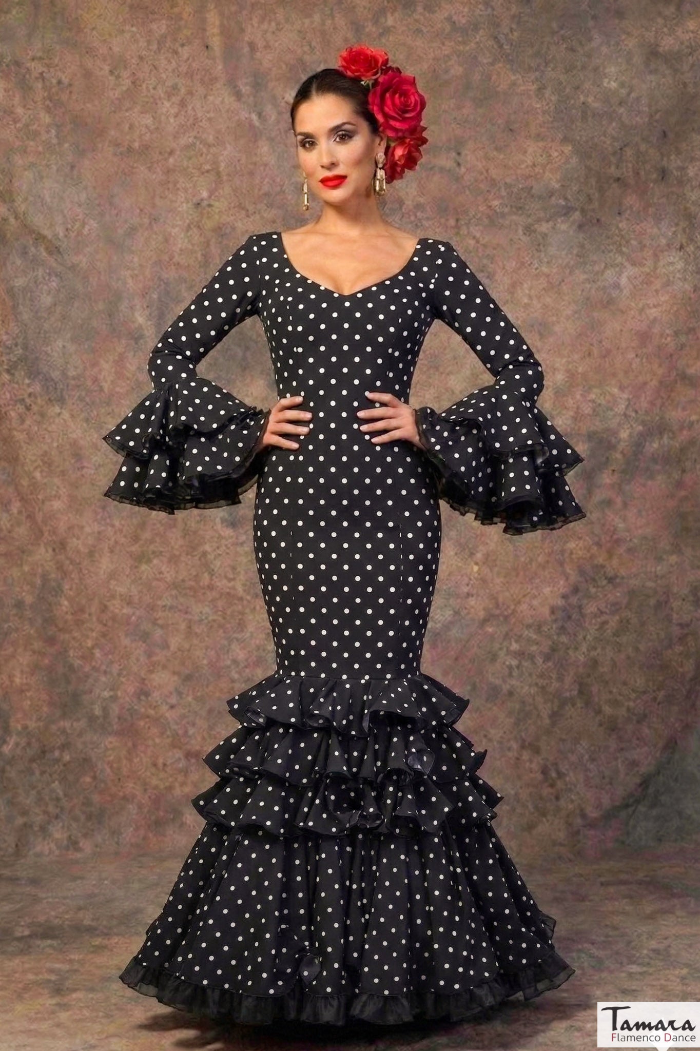 Traje de flamenca Clavellina Negro lunares blancos