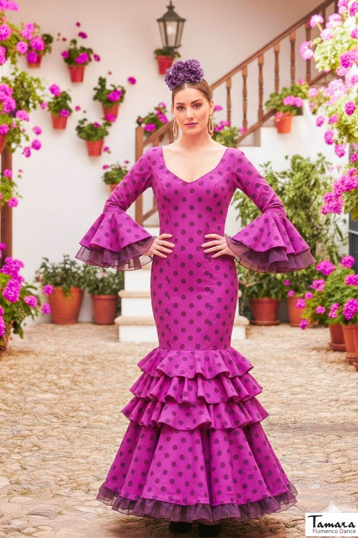 Traje de flamenca Clavellina Bougambilla lunares grandes cardenal