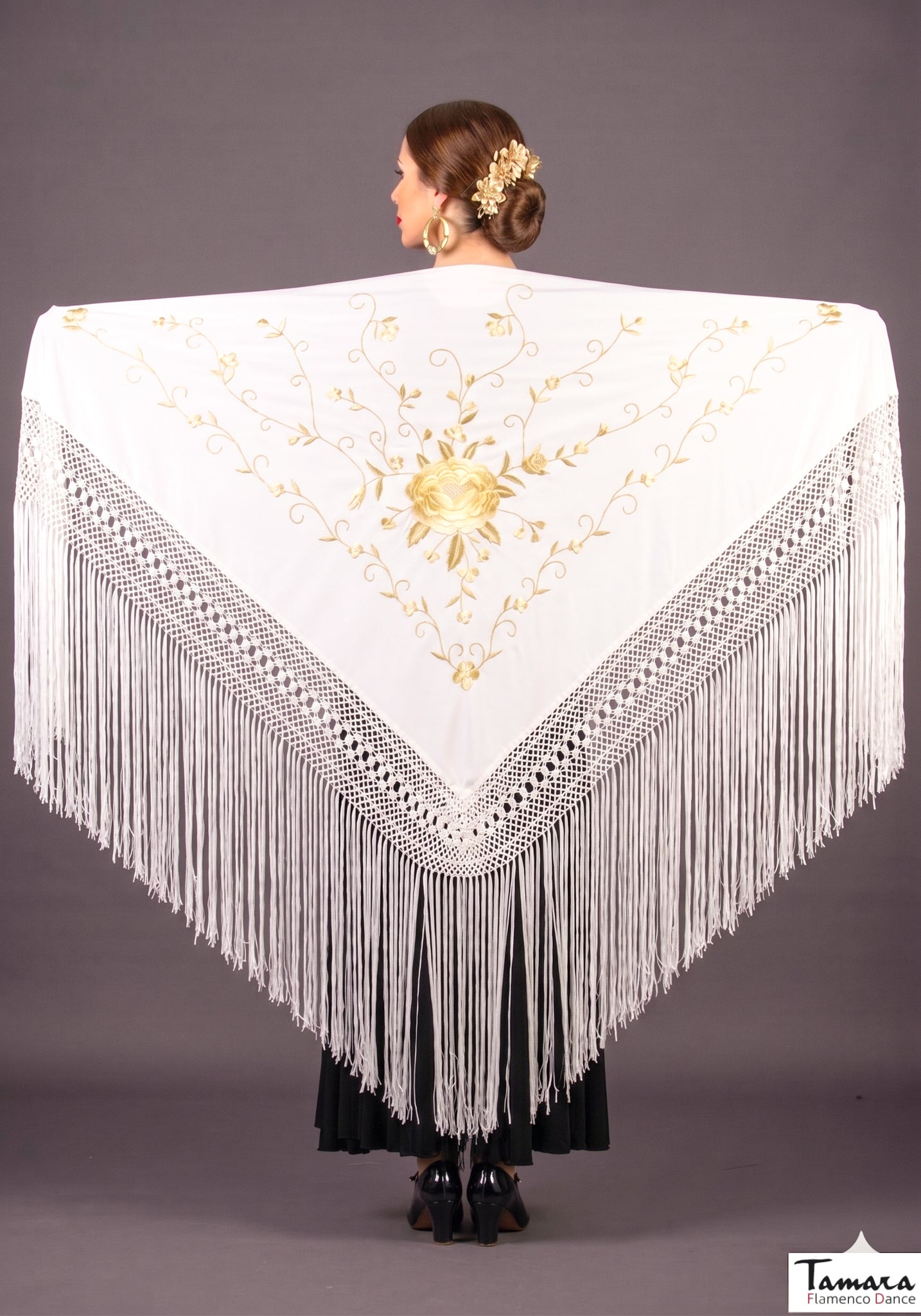 Manton Roma - Bordado Oro Blanco